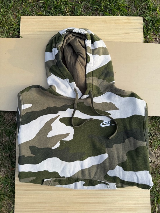 Nike Other - Nike Green and White Camo Hoodie